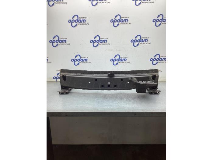 Gebruikte Subframe Mercedes A (177.0) 1.3 A-250 e Turbo 16V Prijs € 150,00 Margeregeling aangeboden door Gebr Opdam B.V.