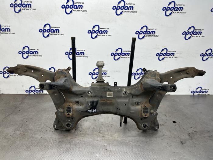 Gebruikte Subframe Hyundai i30 (GDHB5) 1.6 CRDi Blue Drive 16V VGT Prijs € 125,00 Margeregeling aangeboden door Gebr Opdam B.V.