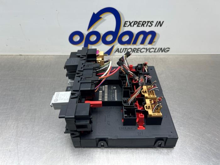 Gebruikte Computer Body Control Volkswagen Golf V (1K1) 1.6 Prijs € 90,00 Margeregeling aangeboden door Gebr Opdam B.V.