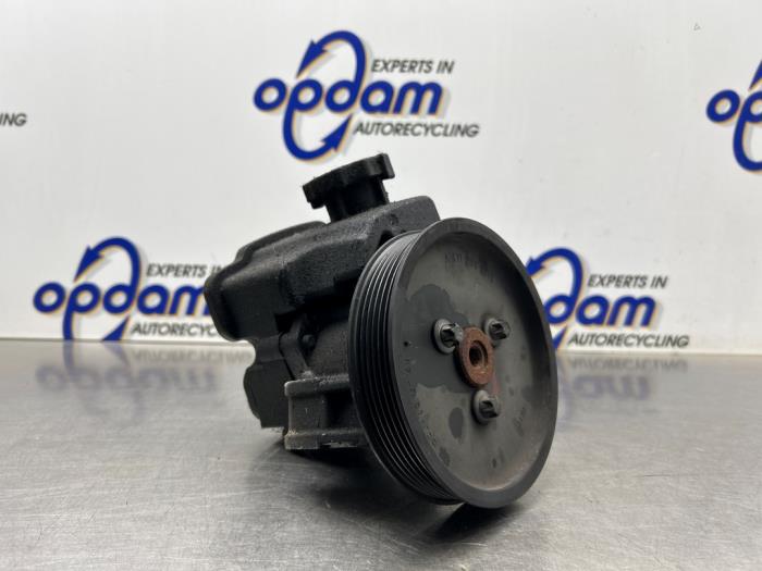 Gebruikte Pomp Servo Mercedes Sprinter 3t (906.61) 211 CDI 16V Prijs € 121,00 Inclusief btw aangeboden door Gebr Opdam B.V.