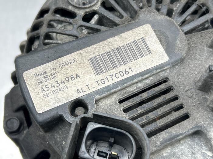 Alternator van een Mercedes-Benz Sprinter 3t (906.61) 211 CDI 16V 2007