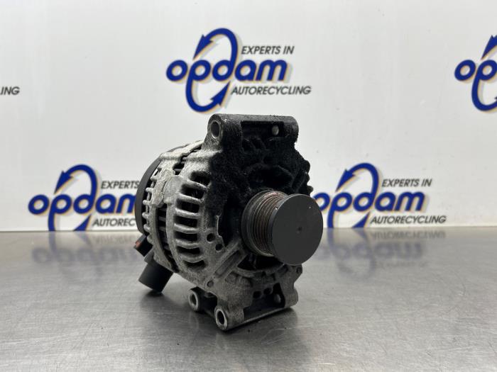 Gebruikte Dynamo Peugeot 3008 I (0U/HU) 1.6 16V THP 155 Prijs € 75,00 Margeregeling aangeboden door Gebr Opdam B.V.