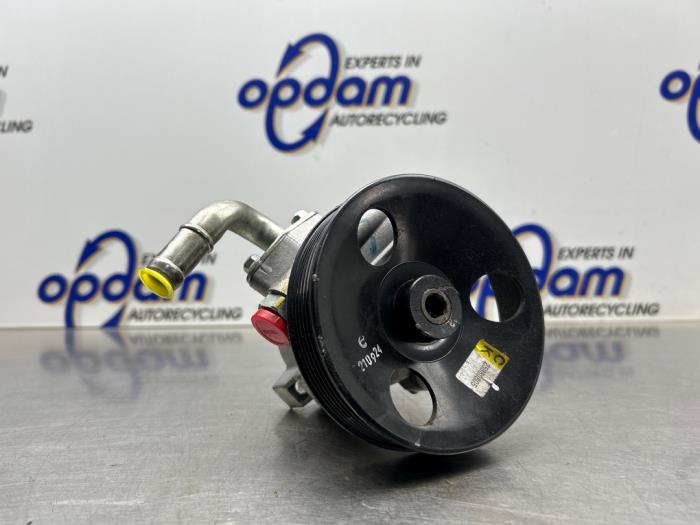 Gebruikte Pomp Servo Opel Antara (LA6) 2.0 CDTI 16V 4x4 Prijs € 60,00 Margeregeling aangeboden door Gebr Opdam B.V.