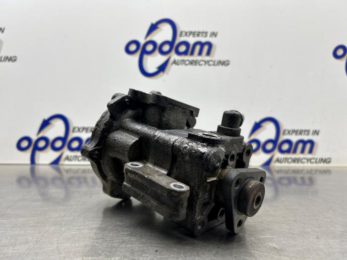 Gebruikte Servopomp BMW 1 serie (E87/87N) 116i 1.6 16V Prijs € 50,00 Margeregeling aangeboden door Gebr Opdam B.V.