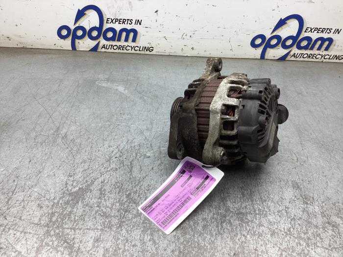 Gebruikte Dynamo Hyundai i10 (F5) 1.0i 12V Prijs € 35,00 Margeregeling aangeboden door Gebr Opdam B.V.