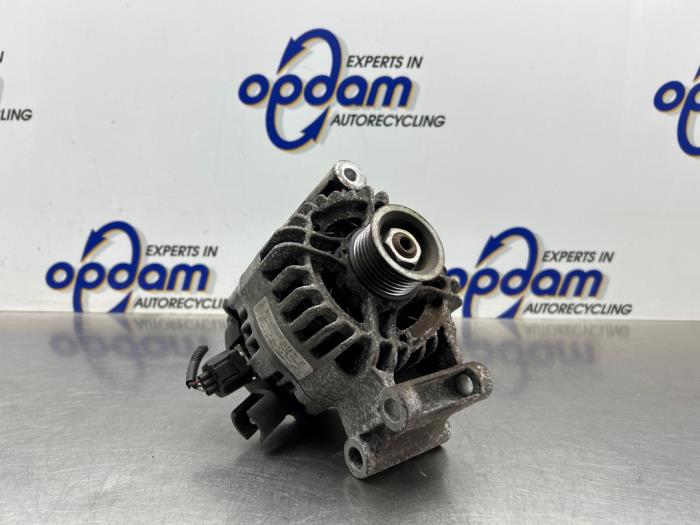 Gebruikte Alternator Ford Focus 2 Wagon 1.6 16V Prijs € 60,00 Margeregeling aangeboden door Gebr Opdam B.V.
