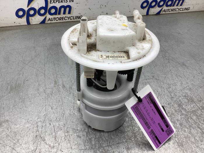 Gebruikte Benzinepomp Opel Corsa F (UB/UH/UP) 1.2 12V 75 Prijs € 95,00 Margeregeling aangeboden door Gebr Opdam B.V.