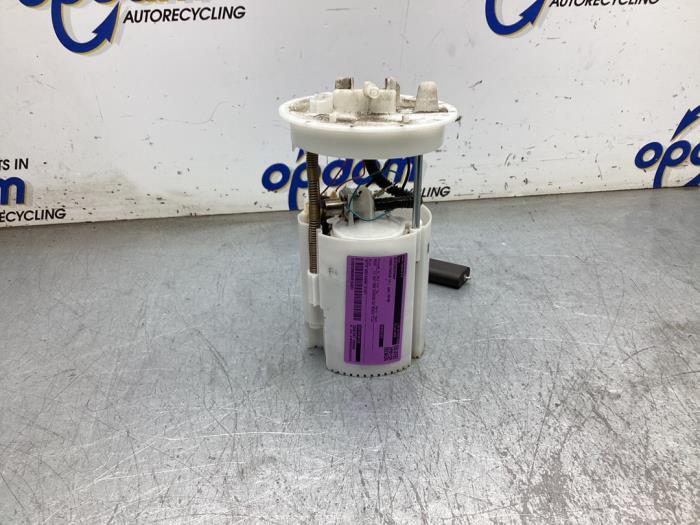 Gebruikte Benzinepomp Ford Focus 3 Wagon 1.0 Ti-VCT EcoBoost 12V 100 Prijs € 50,00 Margeregeling aangeboden door Gebr Opdam B.V.
