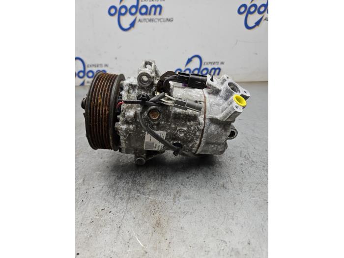 Gebruikte Aircopomp Renault Clio V (RJAB) 1.0 TCe 100 12V Prijs € 150,00 Margeregeling aangeboden door Gebr Opdam B.V.