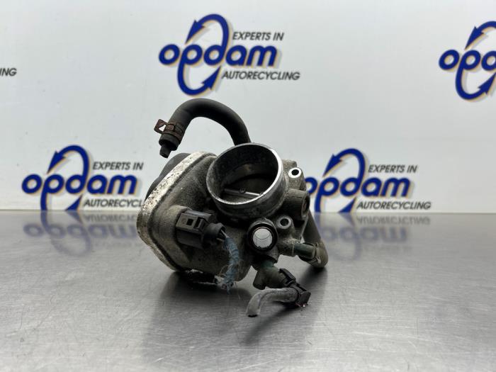 Gebruikte Gasklephuis Opel Zafira (M75) 1.8 16V Ecotec Prijs € 60,00 Margeregeling aangeboden door Gebr Opdam B.V.