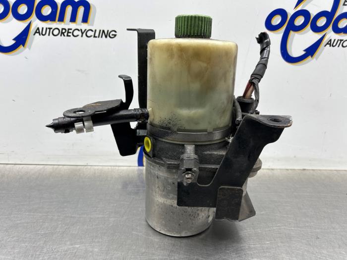 Gebruikte Pomp Servo Volkswagen Fox (5Z) 1.4 16V Prijs € 125,00 Margeregeling aangeboden door Gebr Opdam B.V.