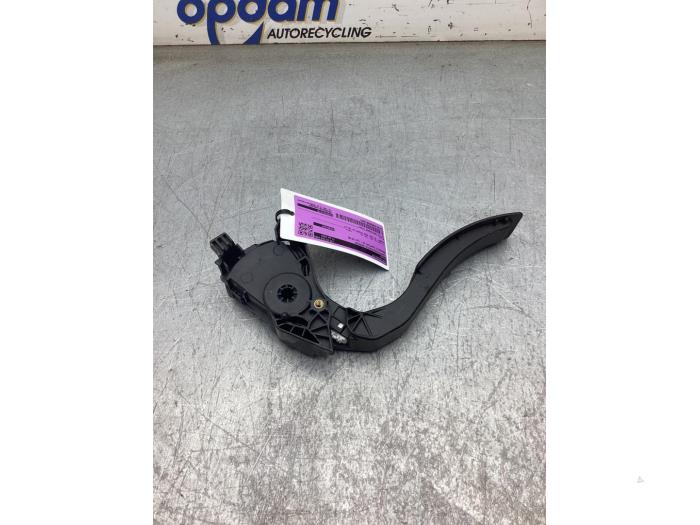 Gebruikte Sensor Gaspedaalpositie Renault Captur I (2R) 0.9 Energy TCE 12V Prijs € 20,00 Margeregeling aangeboden door Gebr Opdam B.V.