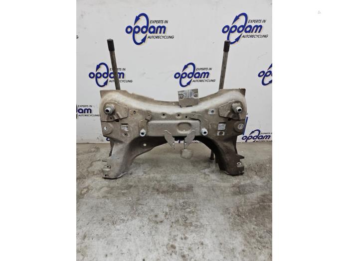 Gebruikte Subframe Renault Captur I (2R) 0.9 Energy TCE 12V Prijs € 125,00 Margeregeling aangeboden door Gebr Opdam B.V.