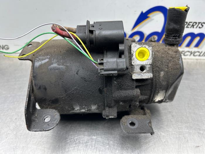 Gebruikte Servopomp BMW Mini (R50/53) 1.6 16V Cooper Prijs € 350,00 Margeregeling aangeboden door Gebr Opdam B.V.