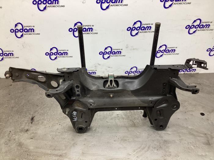 Gebruikte Subframe Peugeot 208 II (UB/UH/UP) 1.2 Vti 12V PureTech 100 Prijs € 125,00 Margeregeling aangeboden door Gebr Opdam B.V.