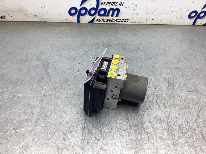 Gebruikte ABS Pomp BMW 5 serie (E60) 525i 24V Prijs € 75,00 Margeregeling aangeboden door Gebr Opdam B.V.