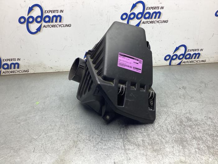 Gebruikte Luchtfilterhuis BMW 5 serie (E60) 525i 24V Prijs € 20,00 Margeregeling aangeboden door Gebr Opdam B.V.