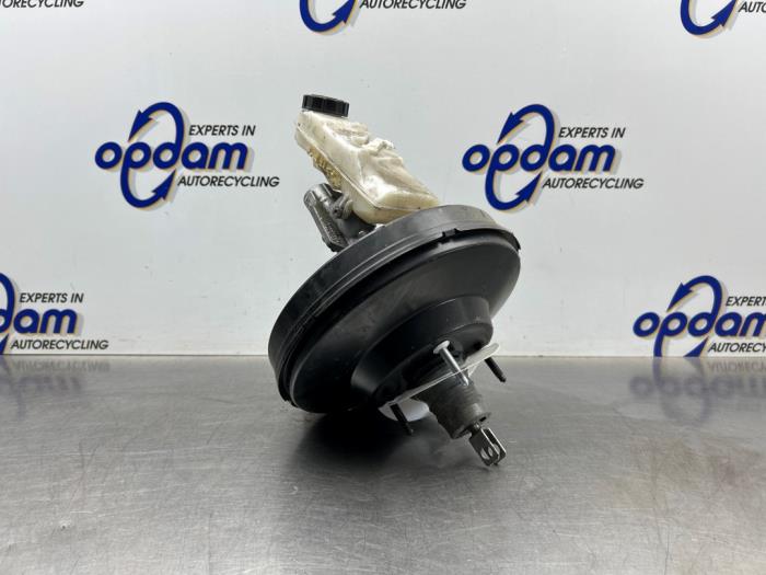 Gebruikte Rembooster Volvo V40 (MV) 1.6 D2 Prijs € 125,00 Margeregeling aangeboden door Gebr Opdam B.V.