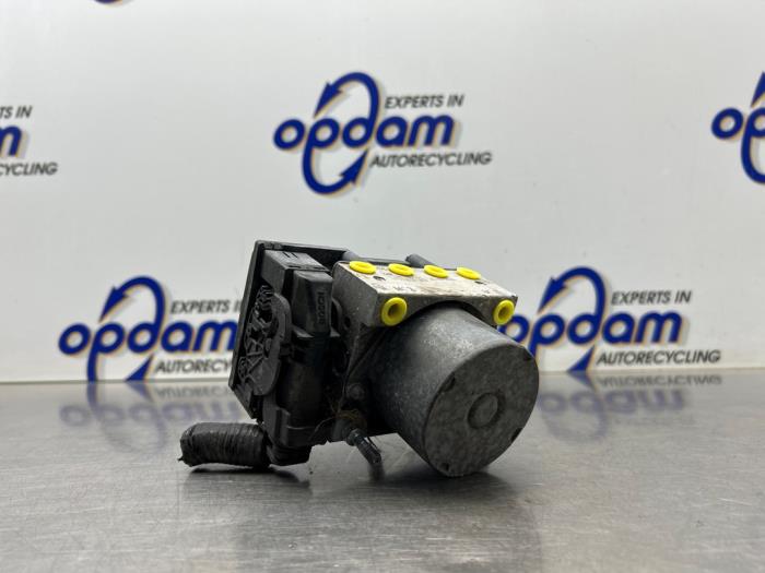 Gebruikte ABS Pomp Mitsubishi Colt (Z2/Z3) 1.3 16V Prijs € 75,00 Margeregeling aangeboden door Gebr Opdam B.V.