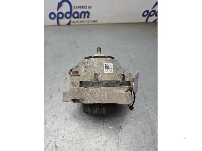Gebruikte Motorsteun BMW 2 serie (F23) 218i 1.5 TwinPower Turbo 12V Prijs € 30,00 Margeregeling aangeboden door Gebr Opdam B.V.