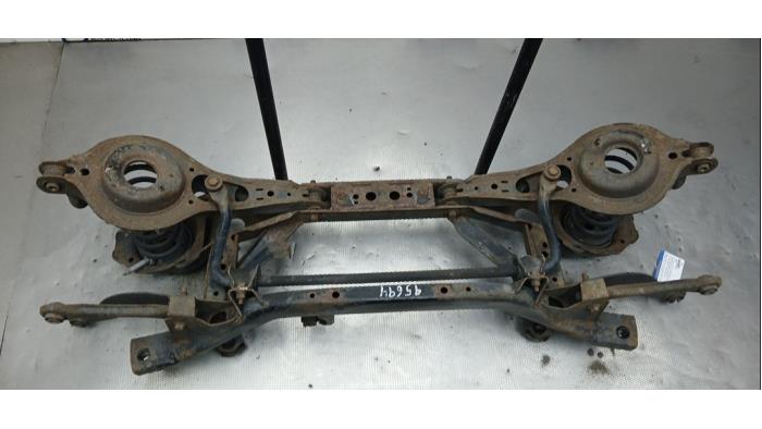 Subframe van een Volvo V40 (MV) 1.6 D2 2013