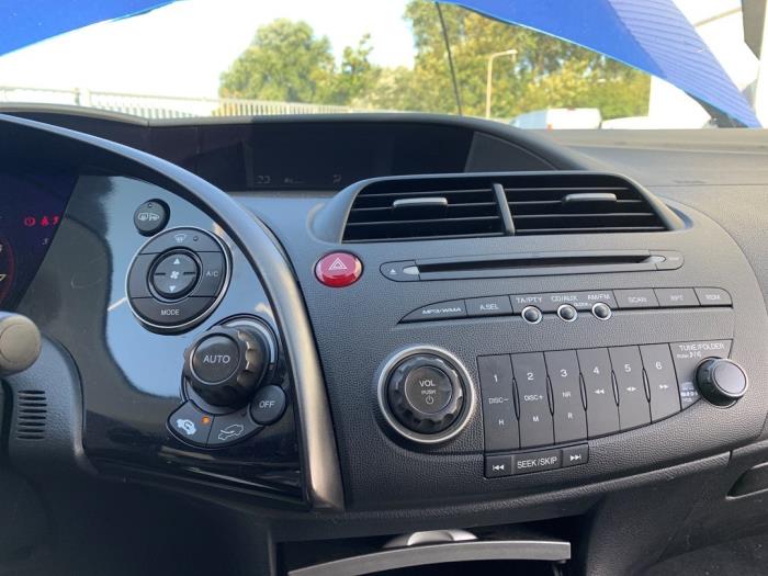 Gebruikte Display Interieur Honda Civic (FK/FN) 1.4 i-Dsi Prijs € 100,00 Margeregeling aangeboden door Gebr Opdam B.V.