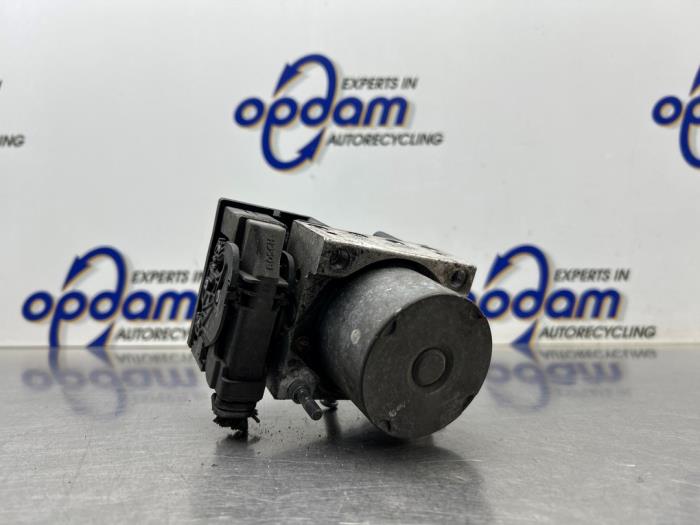 Gebruikte ABS Pomp Mitsubishi Colt (Z2/Z3) 1.5 16V CZ3 Prijs € 125,00 Margeregeling aangeboden door Gebr Opdam B.V.