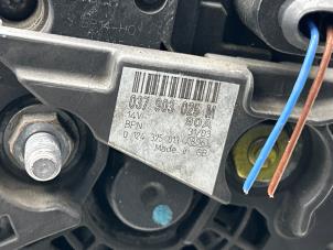 Alternator van een Volkswagen Polo IV (9N1/2/3) 1.4 16V 2004