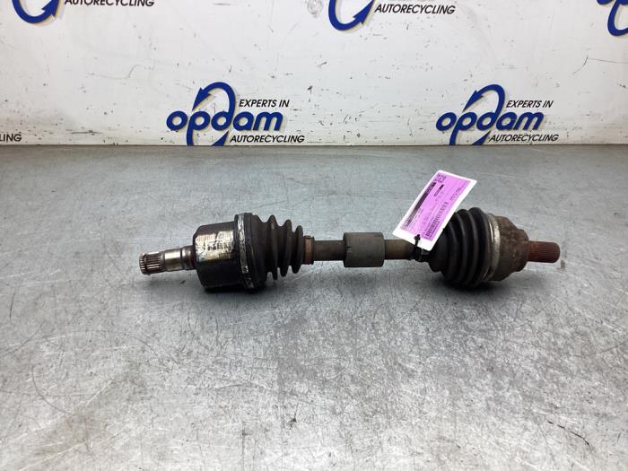 Gebruikte Steekas links-voor Volvo V50 (MW) 2.4 20V Prijs € 50,00 Margeregeling aangeboden door Gebr Opdam B.V.