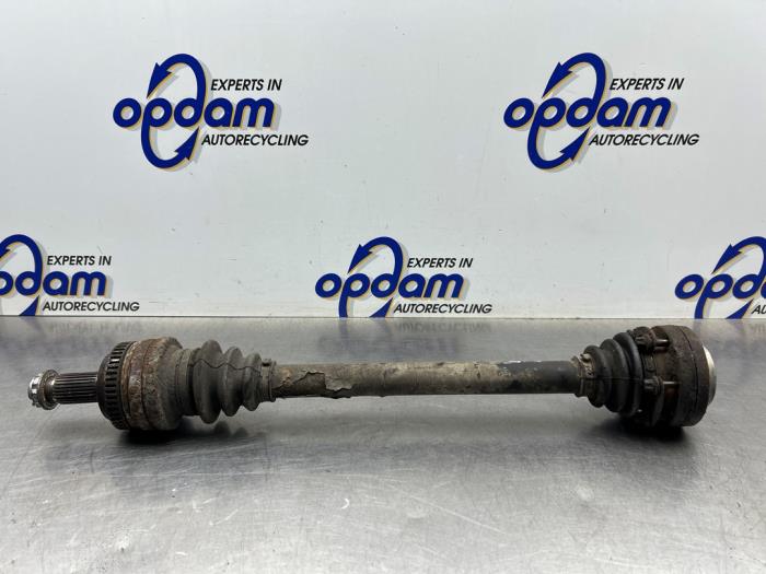 Gebruikte Aandrijfas links-achter BMW 3 serie Touring (E46/3) 316i 16V Prijs € 50,00 Margeregeling aangeboden door Gebr Opdam B.V.
