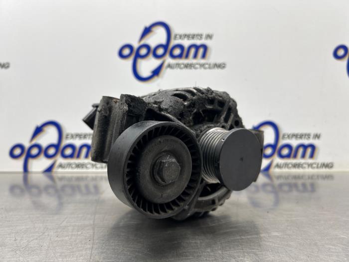 Gebruikte Dynamo BMW 3 serie Touring (E46/3) 316i 16V Prijs € 75,00 Margeregeling aangeboden door Gebr Opdam B.V.