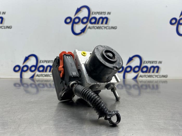 Gebruikte ABS Pomp Suzuki Swift (ZA/ZC/ZD1/2/3/9) 1.3 VVT 16V Prijs € 350,00 Margeregeling aangeboden door Gebr Opdam B.V.