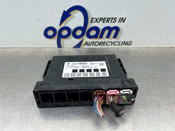 Gebruikte Computer Body Control Opel Karl 1.0 12V Prijs € 75,00 Margeregeling aangeboden door Gebr Opdam B.V.