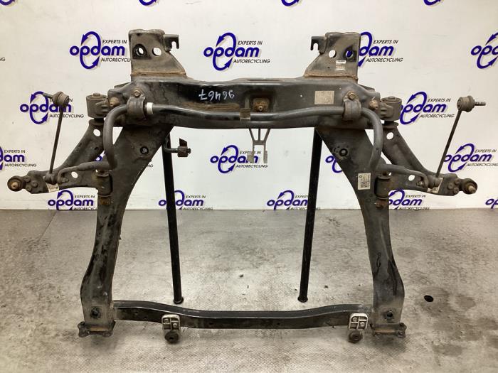Gebruikte Subframe Opel Karl 1.0 12V Prijs € 150,00 Margeregeling aangeboden door Gebr Opdam B.V.