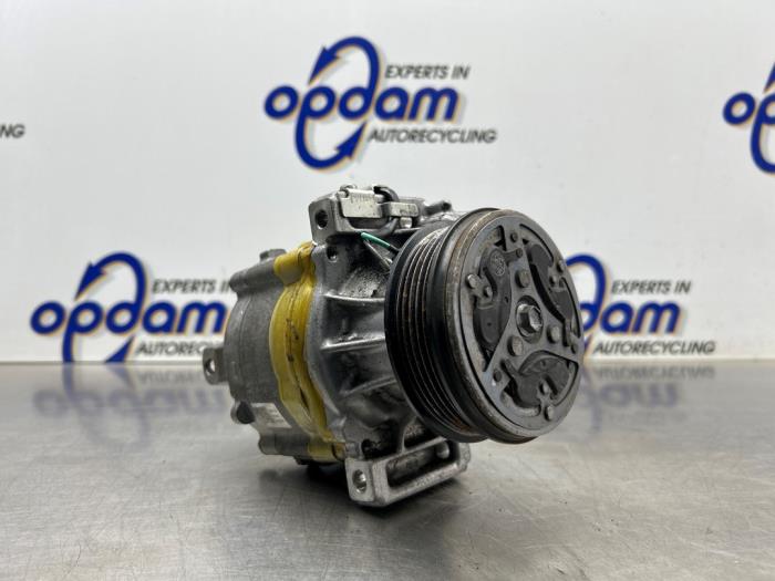 Gebruikte Aircopomp Opel Karl 1.0 12V Prijs € 125,00 Margeregeling aangeboden door Gebr Opdam B.V.