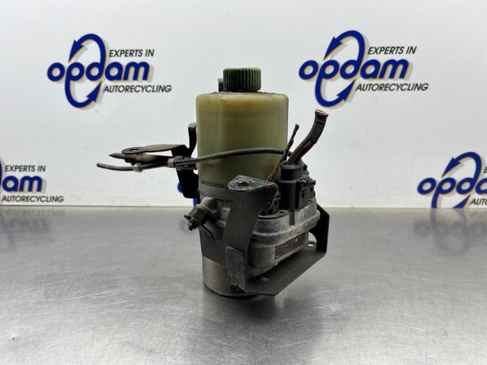 Gebruikte Pomp Servo Seat Ibiza IV (6J5) 1.4 16V Prijs € 125,00 Margeregeling aangeboden door Gebr Opdam B.V.