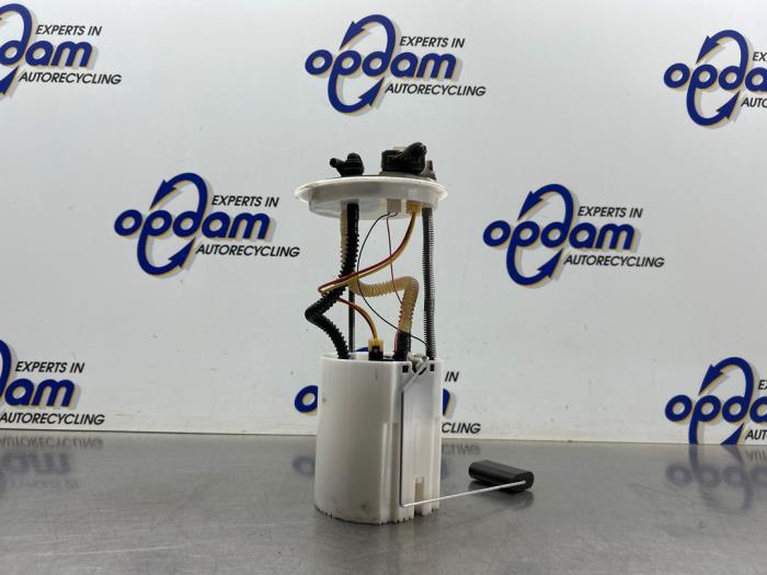Gebruikte Tank element Pomp Opel Combo 1.3 CDTI 16V ecoFlex Prijs € 50,00 Margeregeling aangeboden door Gebr Opdam B.V.