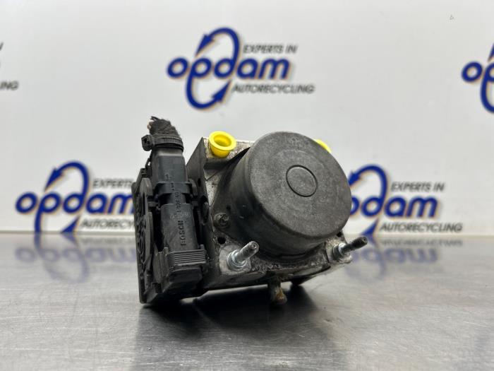 Gebruikte ABS Pomp Opel Corsa D 1.2 16V Prijs € 250,00 Margeregeling aangeboden door Gebr Opdam B.V.