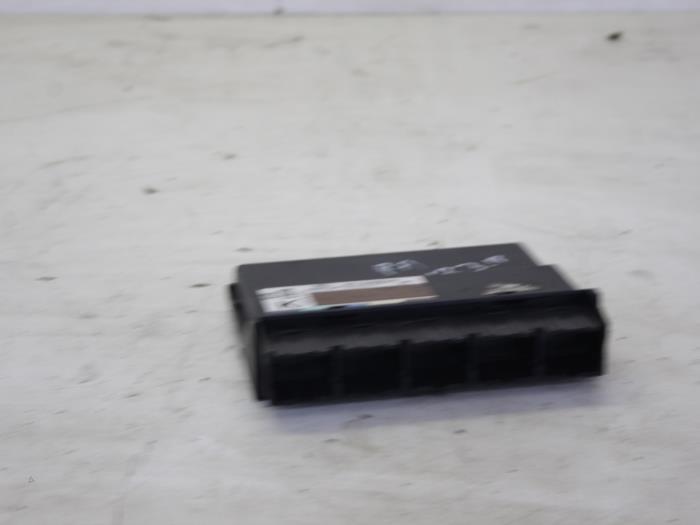 Gebruikte Computer Diversen Ford Mondeo III Wagon 2.0 TDdi 90 16V Prijs op aanvraag aangeboden door Gebr Opdam B.V.