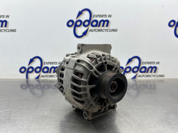 Gebruikte Dynamo Opel Astra J Sports Tourer (PD8/PE8/PF8) 1.6 CDTI 16V Prijs € 60,00 Margeregeling aangeboden door Gebr Opdam B.V.
