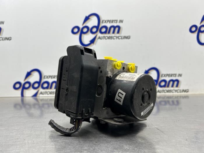 Gebruikte ABS Pomp Ford Fiesta 6 (JA8) 1.0 Ti-VCT 12V 65 Prijs € 400,00 Margeregeling aangeboden door Gebr Opdam B.V.