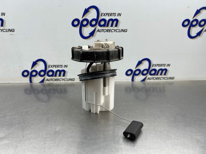 Gebruikte Benzinepomp Ford Fiesta 7 1.1 Ti-VCT 12V 85 Prijs € 70,00 Margeregeling aangeboden door Gebr Opdam B.V.