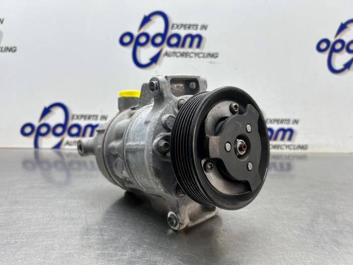 Gebruikte Aircopomp Volkswagen Polo V (6R) 1.2 TSI 16V BlueMotion Technology Prijs € 99,00 Margeregeling aangeboden door Gebr Opdam B.V.