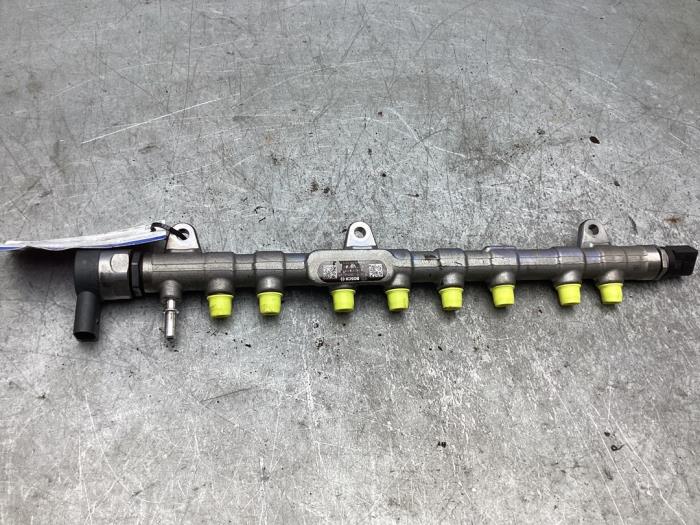Gebruikte Brandstofverdeler BMW X5 (G05) xDrive 30d 3.0 24V Prijs € 150,00 Margeregeling aangeboden door Gebr Opdam B.V.