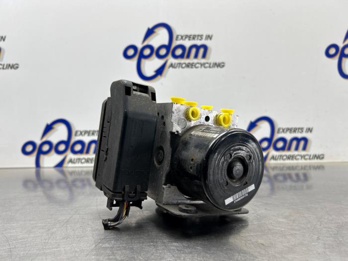 Gebruikte ABS Pomp Ford B-Max (JK8) 1.0 EcoBoost 12V 100 Prijs € 400,00 Margeregeling aangeboden door Gebr Opdam B.V.