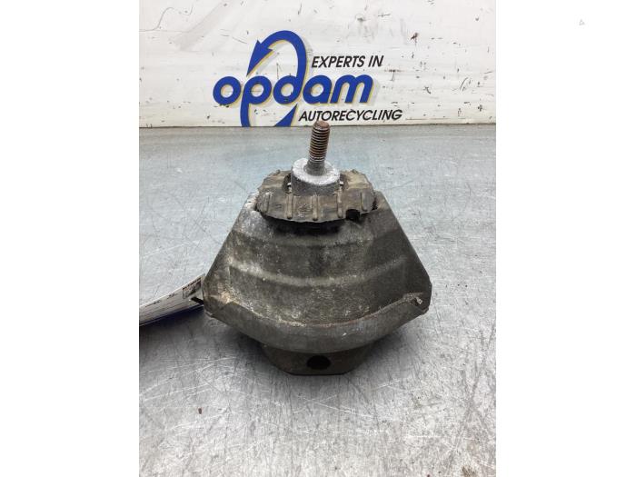 Gebruikte Motorrubber BMW 5 serie (E60) 523i 24V Prijs € 20,00 Margeregeling aangeboden door Gebr Opdam B.V.