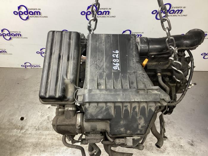 Motor van een Opel Agila (B) 1.0 12V 2011