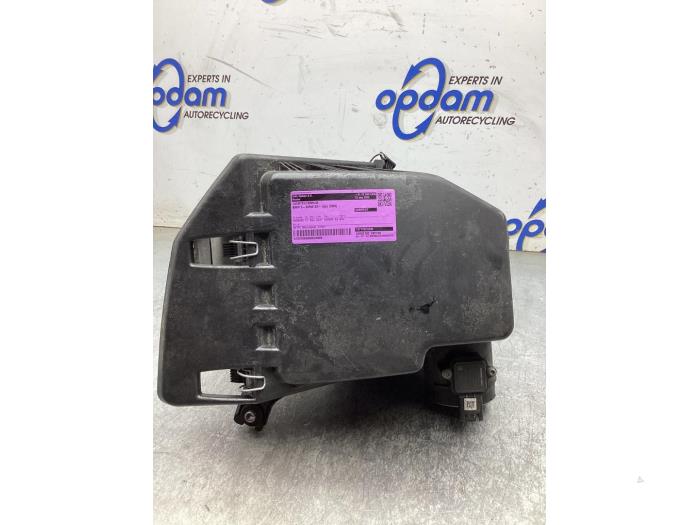 Gebruikte Luchtfilterhuis BMW 5 serie (E60) 523i 24V Prijs € 35,00 Margeregeling aangeboden door Gebr Opdam B.V.