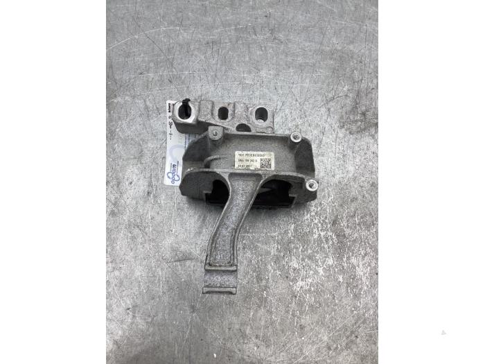 Gebruikte Motorsteun Volkswagen Golf VIII Variant (GC5) 1.5 eTSI 16V Prijs € 40,00 Margeregeling aangeboden door Gebr Opdam B.V.