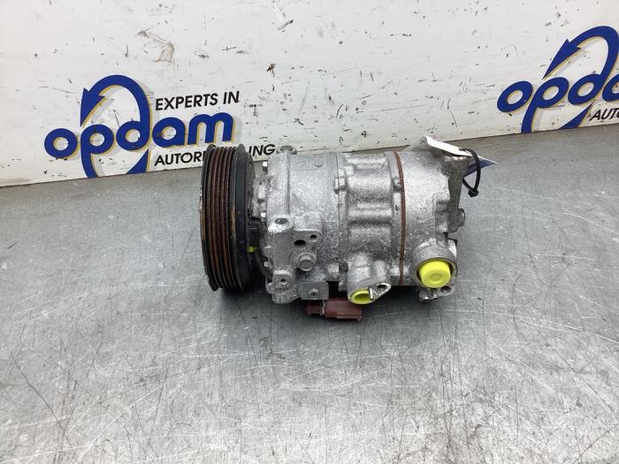 Gebruikte Aircopomp Volkswagen Golf VIII Variant (GC5) 1.5 eTSI 16V Prijs € 175,00 Margeregeling aangeboden door Gebr Opdam B.V.